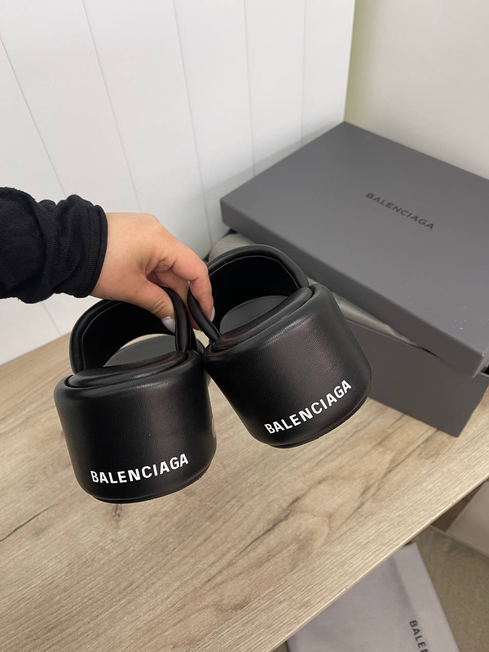 Дизайнерские сабо Balenciaga BP-30240 Дизайнерские сабо Balenciaga BP-30240