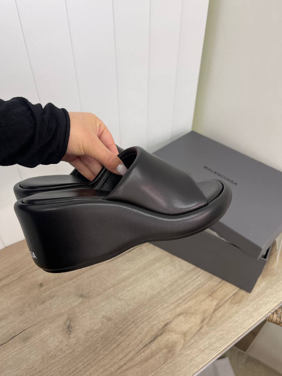 Дизайнерские сабо Balenciaga BP-30240 Дизайнерские сабо Balenciaga BP-30240