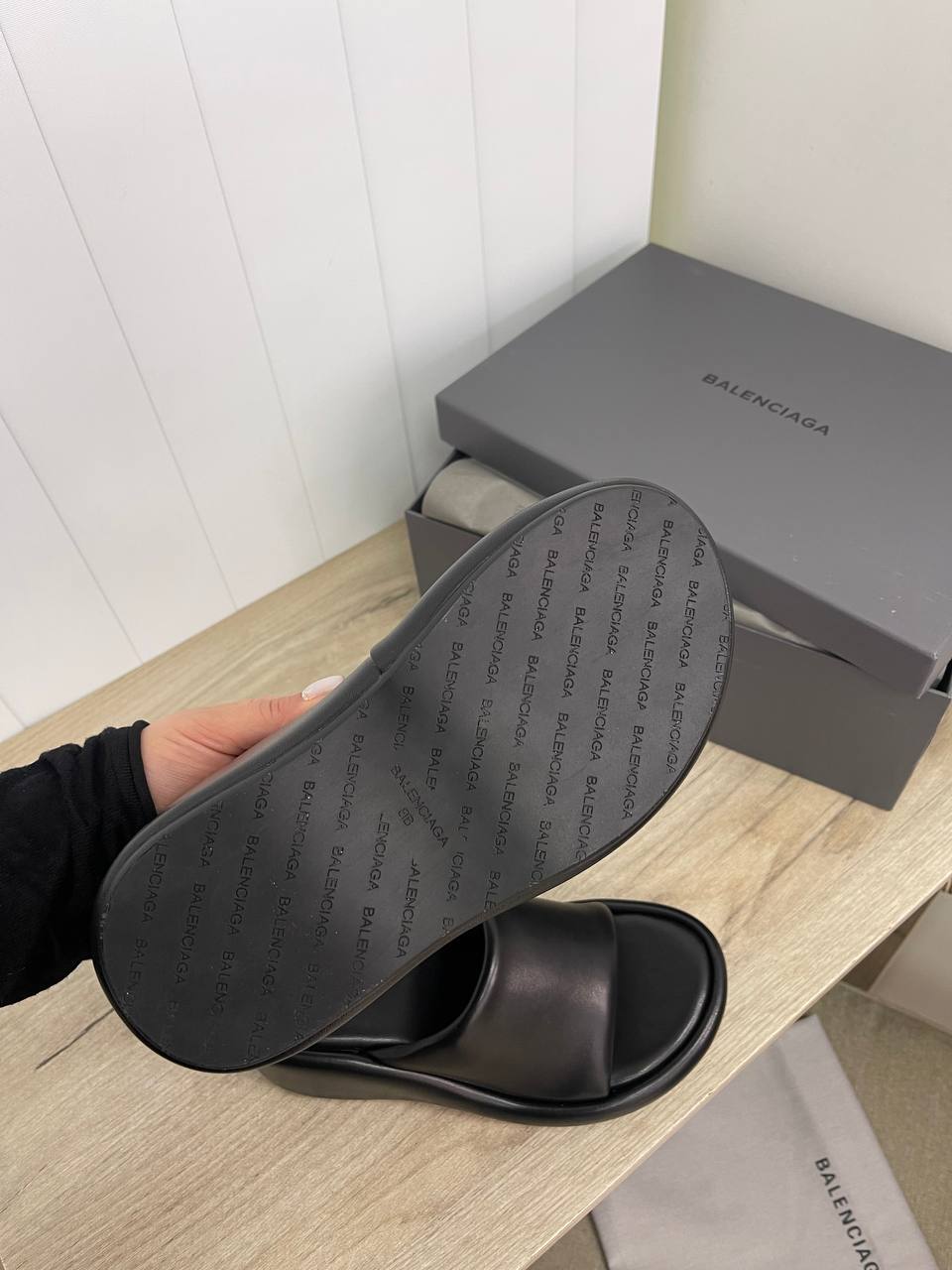 Дизайнерские сабо Balenciaga BP-30240 Дизайнерские сабо Balenciaga BP-30240