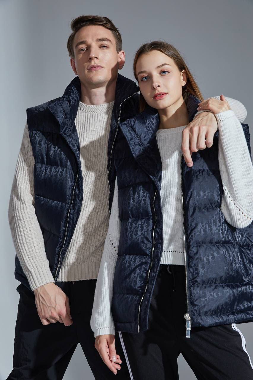 Пуховой жилет темно-синий Oblique Christian Dior BP-258493 Пуховой жилет темно-синий Oblique Christian Dior BP-258493