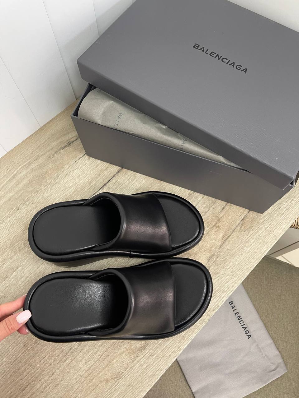 Дизайнерские сабо Balenciaga BP-30240 Дизайнерские сабо Balenciaga BP-30240