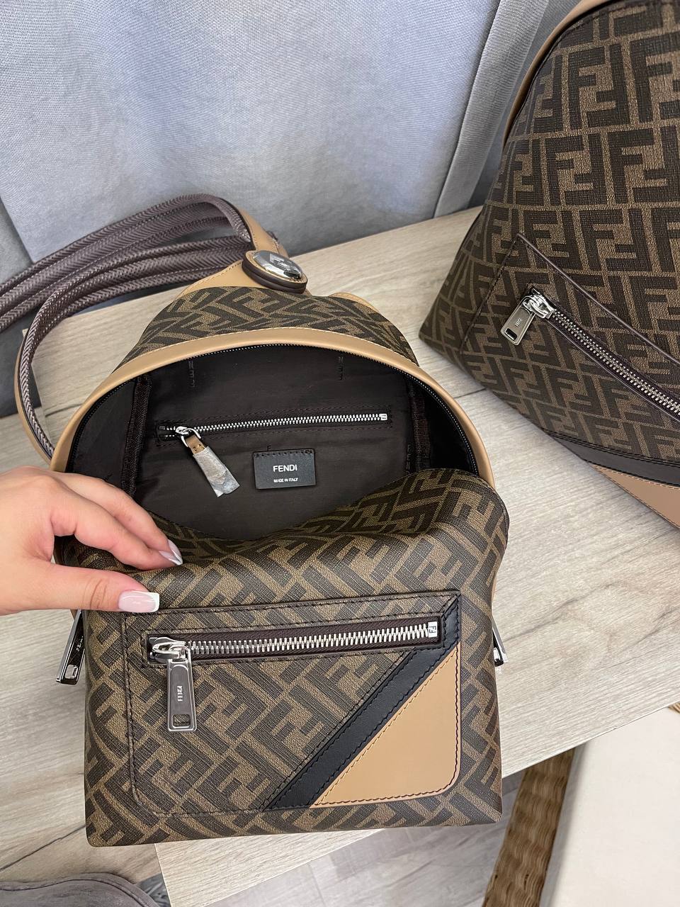 Рюкзак премиальный Fendi BP-53541 Рюкзак премиальный Fendi BP-53541