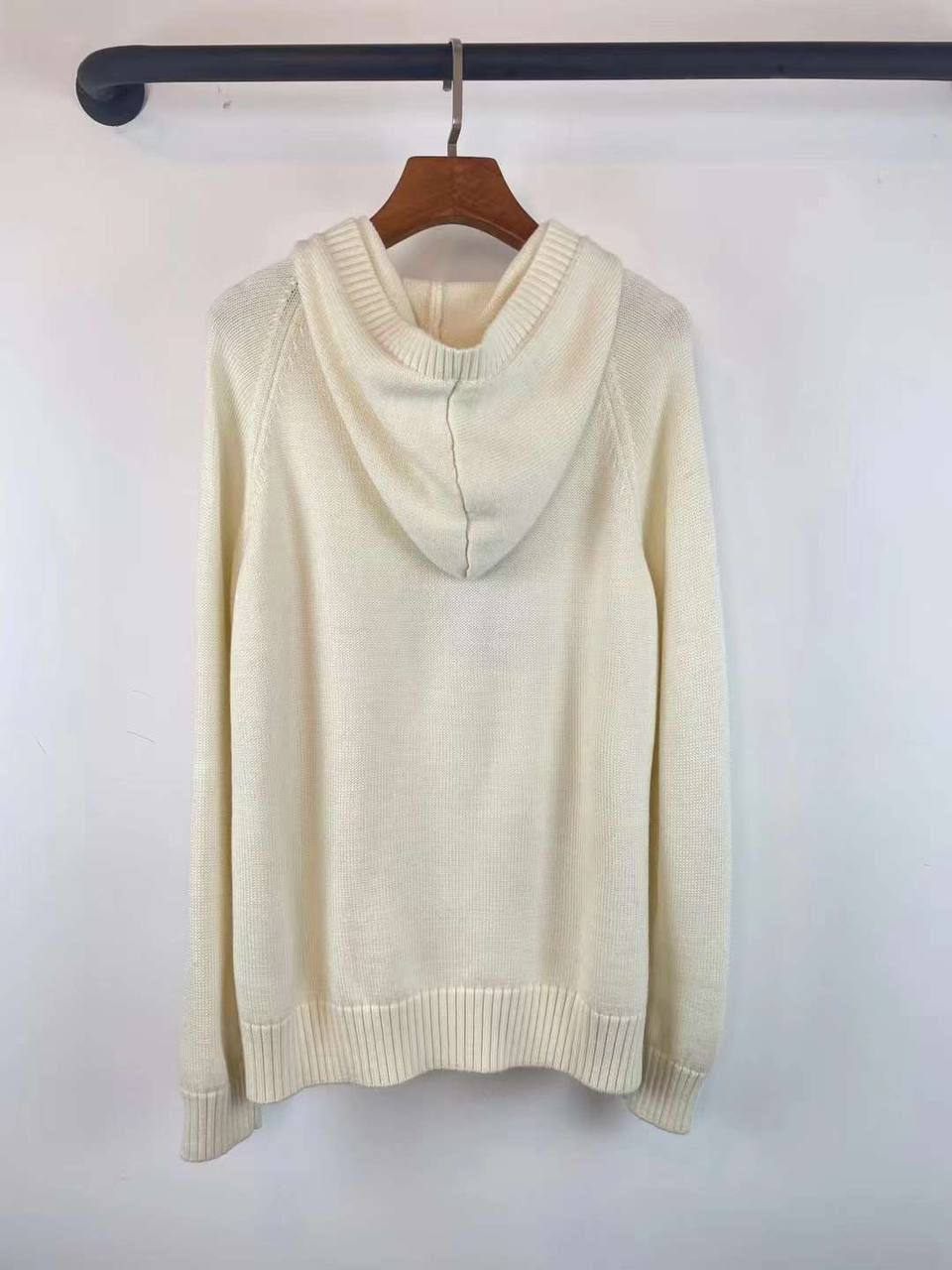 Женский свитер коллекционный Christian Dior BP-24200 Женский свитер коллекционный Christian Dior BP-24200