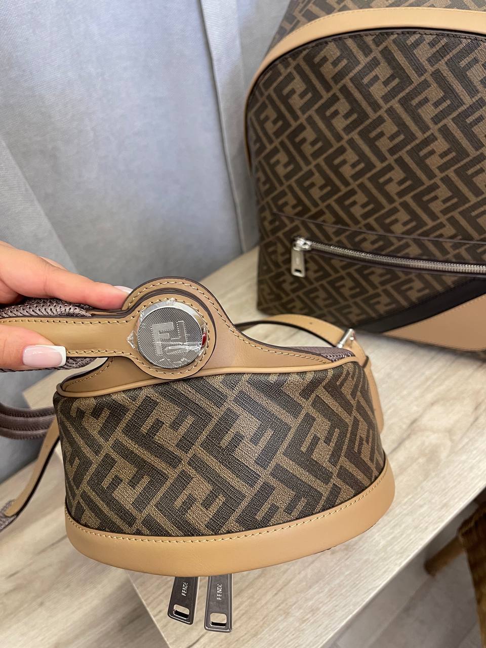 Рюкзак премиальный Fendi BP-53541 Рюкзак премиальный Fendi BP-53541