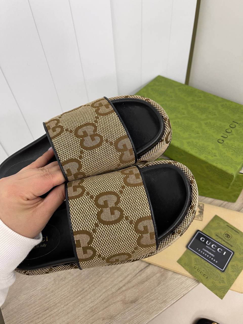 Шлепанцы Gucci BP-32813 дизайнерские Шлепанцы Gucci BP-32813 дизайнерские