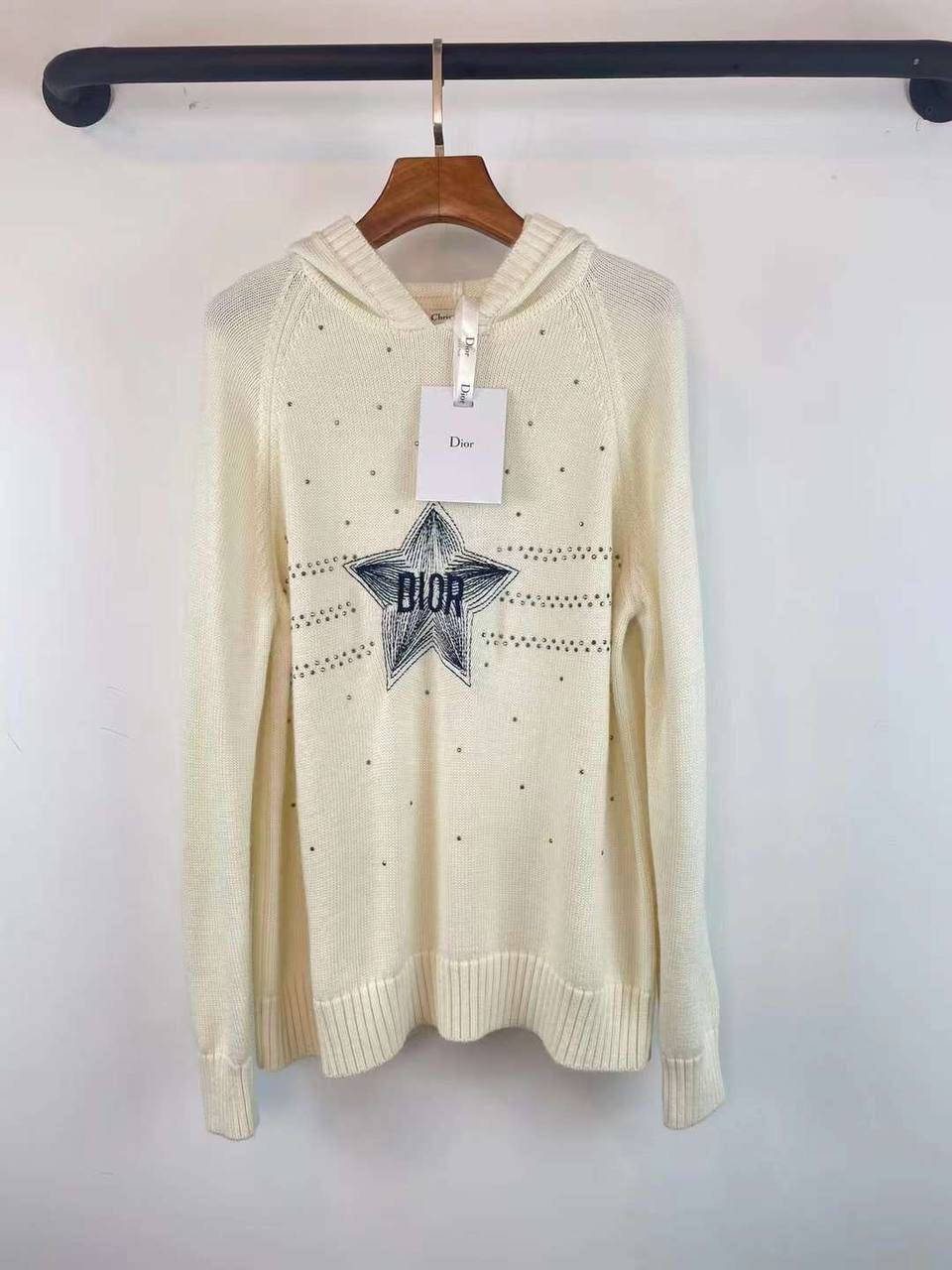 Женский свитер коллекционный Christian Dior BP-24200 Женский свитер коллекционный Christian Dior BP-24200