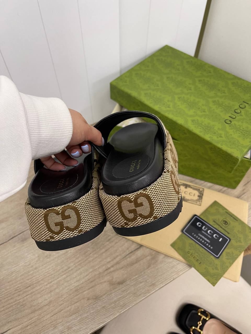 Шлепанцы Gucci BP-32813 дизайнерские Шлепанцы Gucci BP-32813 дизайнерские