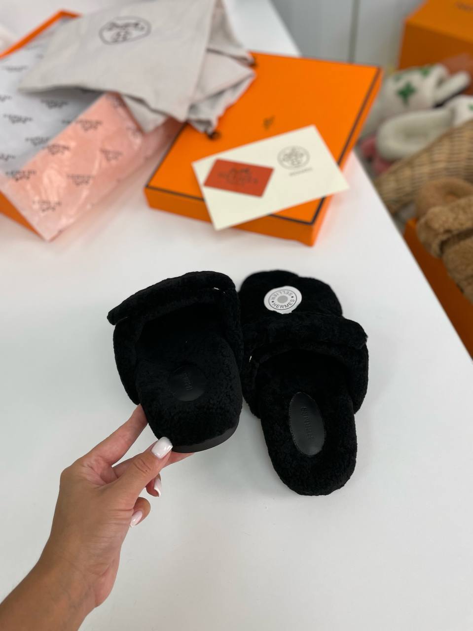 Hermes BP-17763 люкс меховые тапочки Hermes BP-17763 люкс меховые тапочки