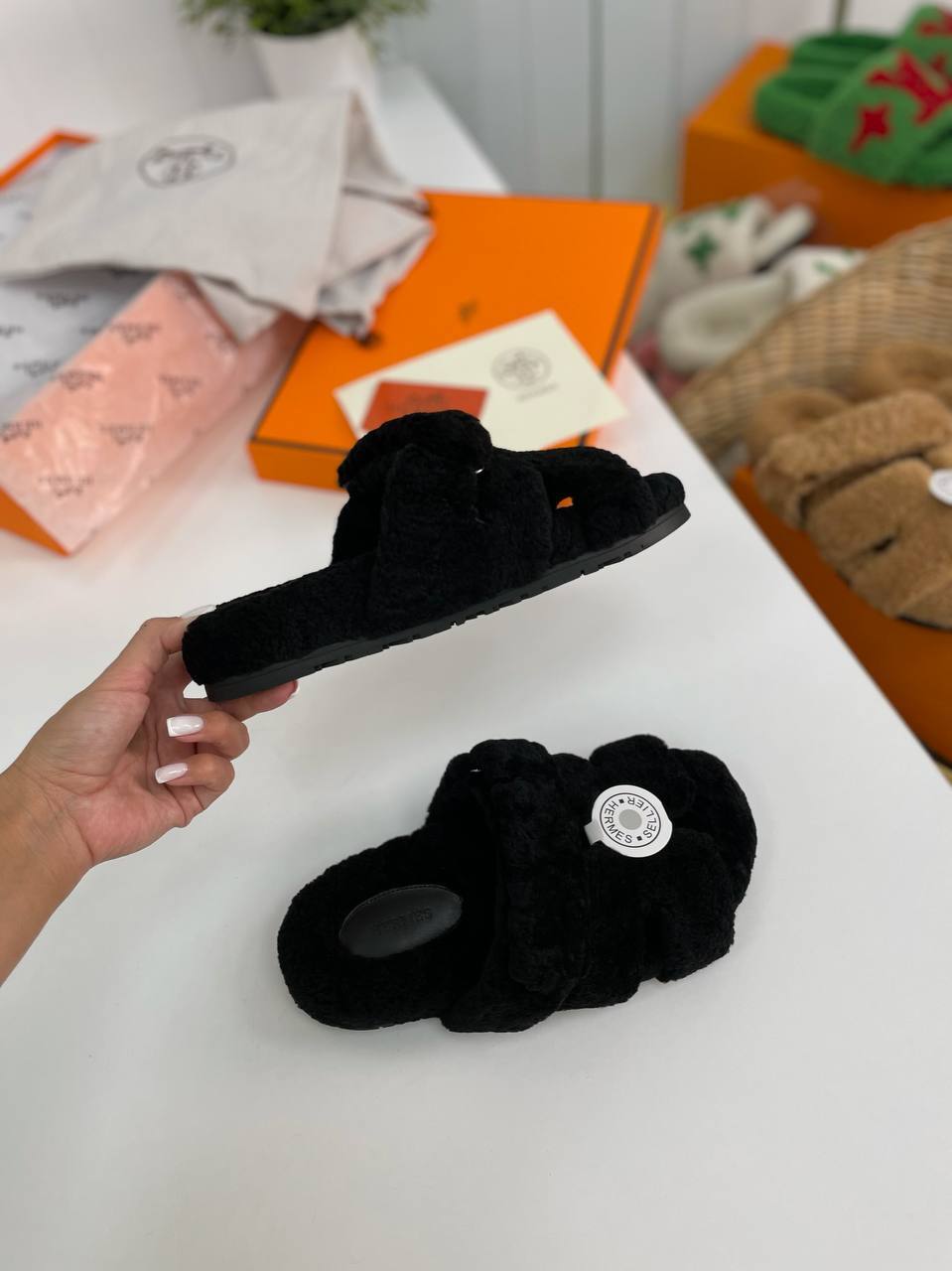 Hermes BP-17763 люкс меховые тапочки Hermes BP-17763 люкс меховые тапочки