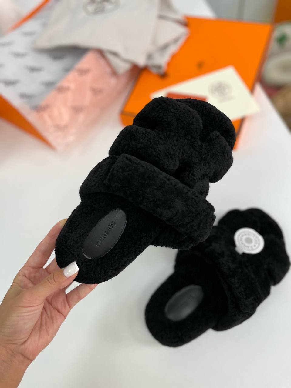 Hermes BP-17763 люкс меховые тапочки Hermes BP-17763 люкс меховые тапочки