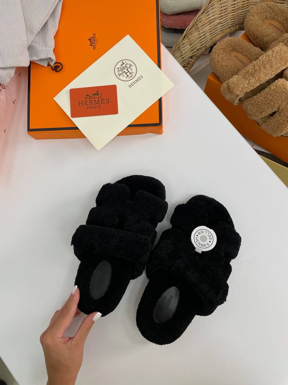 Hermes BP-17763 люкс меховые тапочки Hermes BP-17763 люкс меховые тапочки