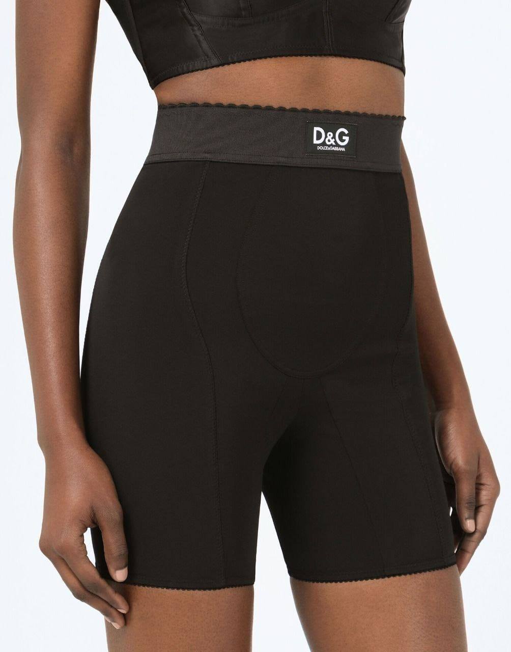 Повседневные шорты Dolce & Gabbana BP-12825 Повседневные шорты Dolce & Gabbana BP-12825