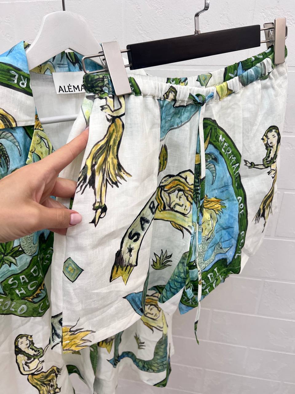 Коллекционный женский костюм Alemais BP-52504 Коллекционный женский костюм Alemais BP-52504