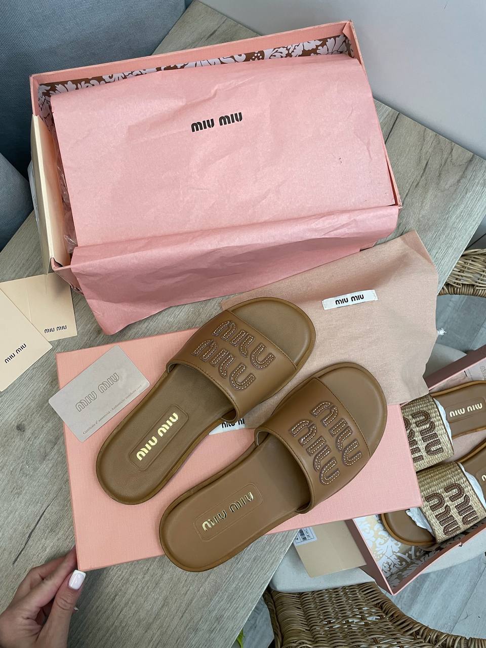 Повседневные шлепанцы Miu Miu BP-50689 Повседневные шлепанцы Miu Miu BP-50689