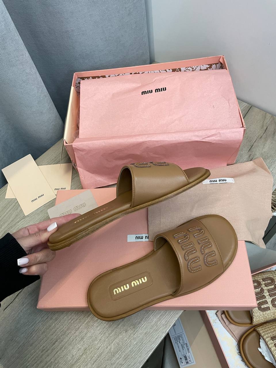 Повседневные шлепанцы Miu Miu BP-50689 Повседневные шлепанцы Miu Miu BP-50689