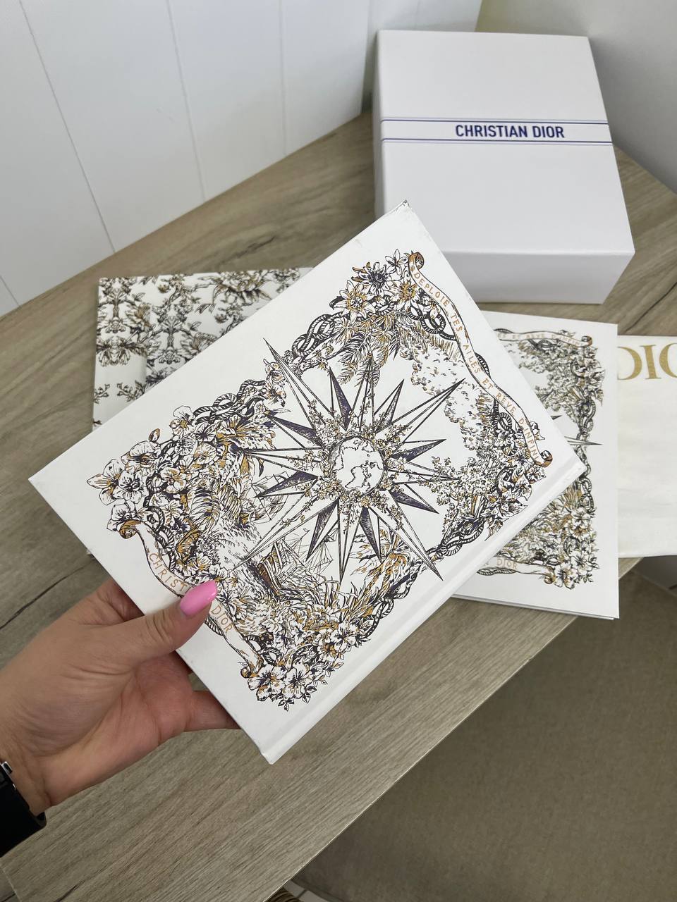Ежедневник Christian Dior премиум класса стильный аксессуар Ежедневник Christian Dior премиум класса стильный аксессуар