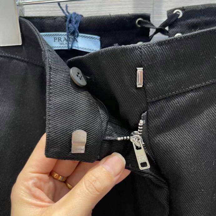 Трендовые шорты Prada BP-13217 Трендовые шорты Prada BP-13217