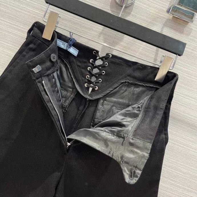 Трендовые шорты Prada BP-13217 Трендовые шорты Prada BP-13217