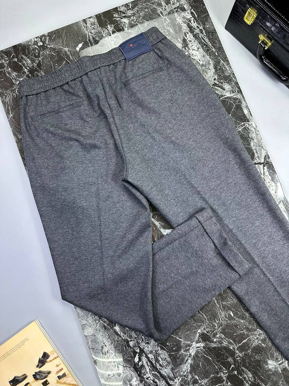 Стильные брюки Kiton BP-42075 Стильные брюки Kiton BP-42075