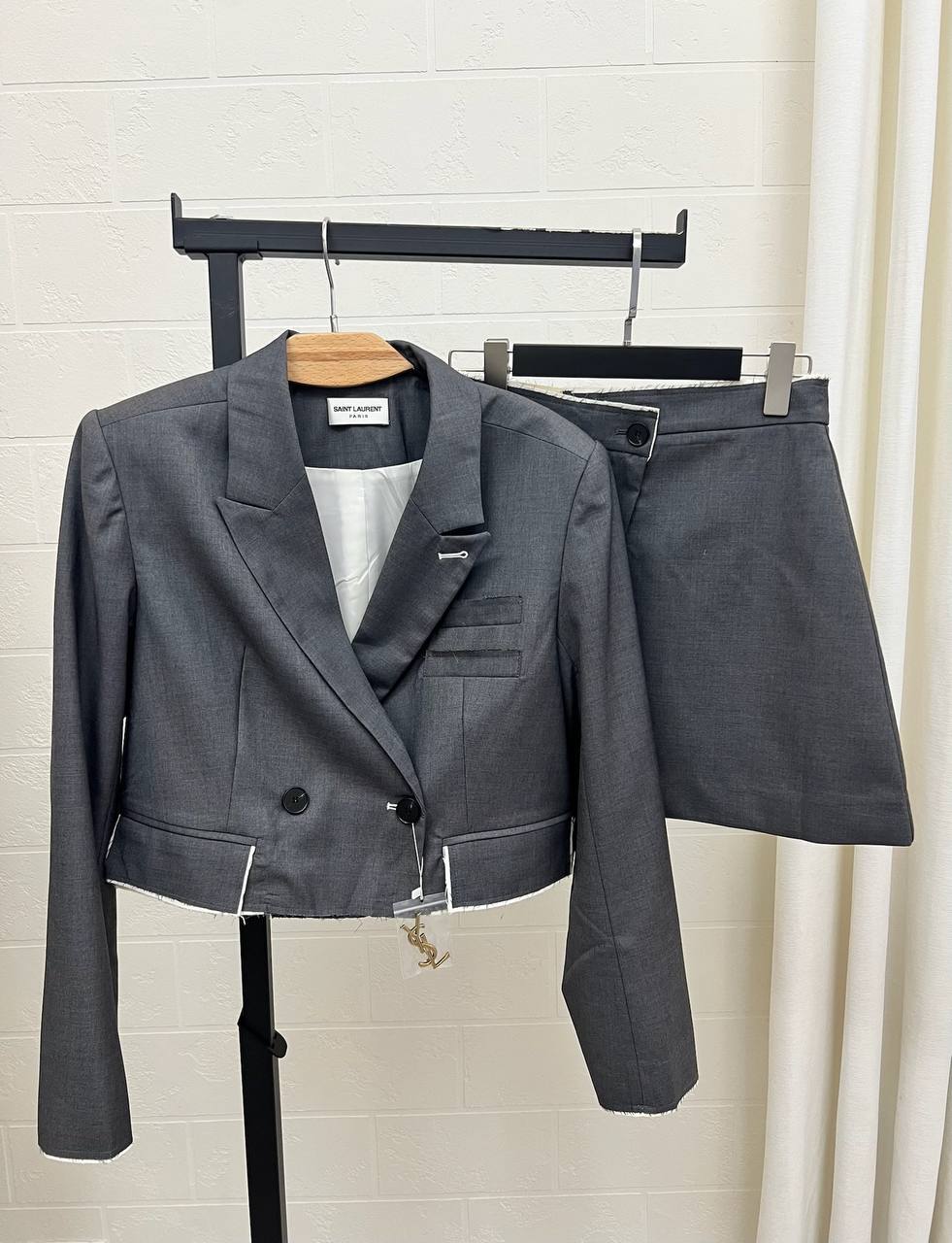 Коллекционный костюм женский Yves Saint Laurent BP-49402 Коллекционный костюм женский Yves Saint Laurent BP-49402