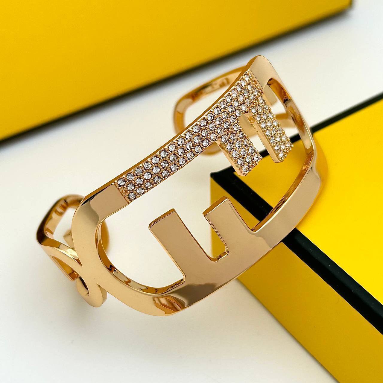 Премиум браслет Fendi BP-52380 Премиум браслет Fendi BP-52380