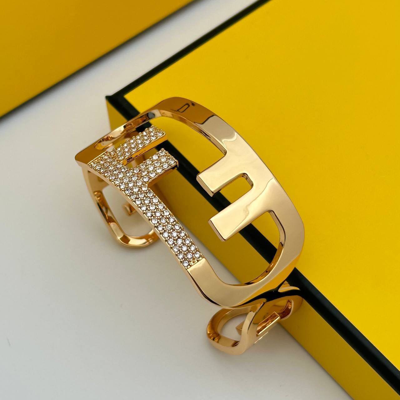 Премиум браслет Fendi BP-52380 Премиум браслет Fendi BP-52380