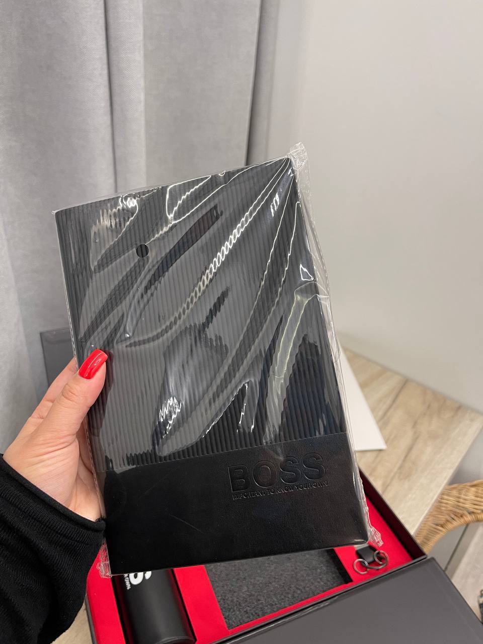 Подарочный набор BOSS стильный и элегантный аксессуар Подарочный набор BOSS стильный и элегантный аксессуар