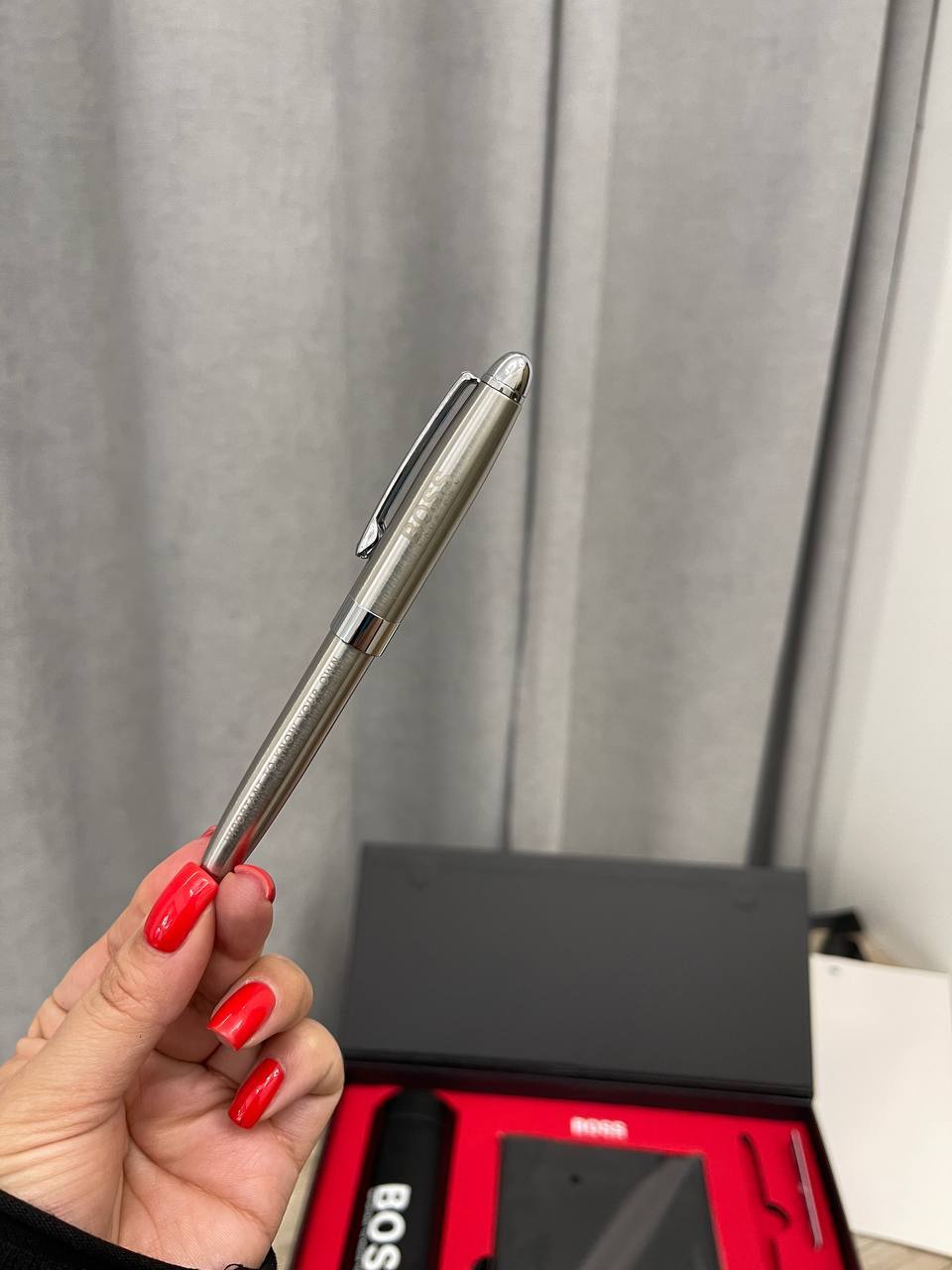 Подарочный набор BOSS стильный и элегантный аксессуар Подарочный набор BOSS стильный и элегантный аксессуар