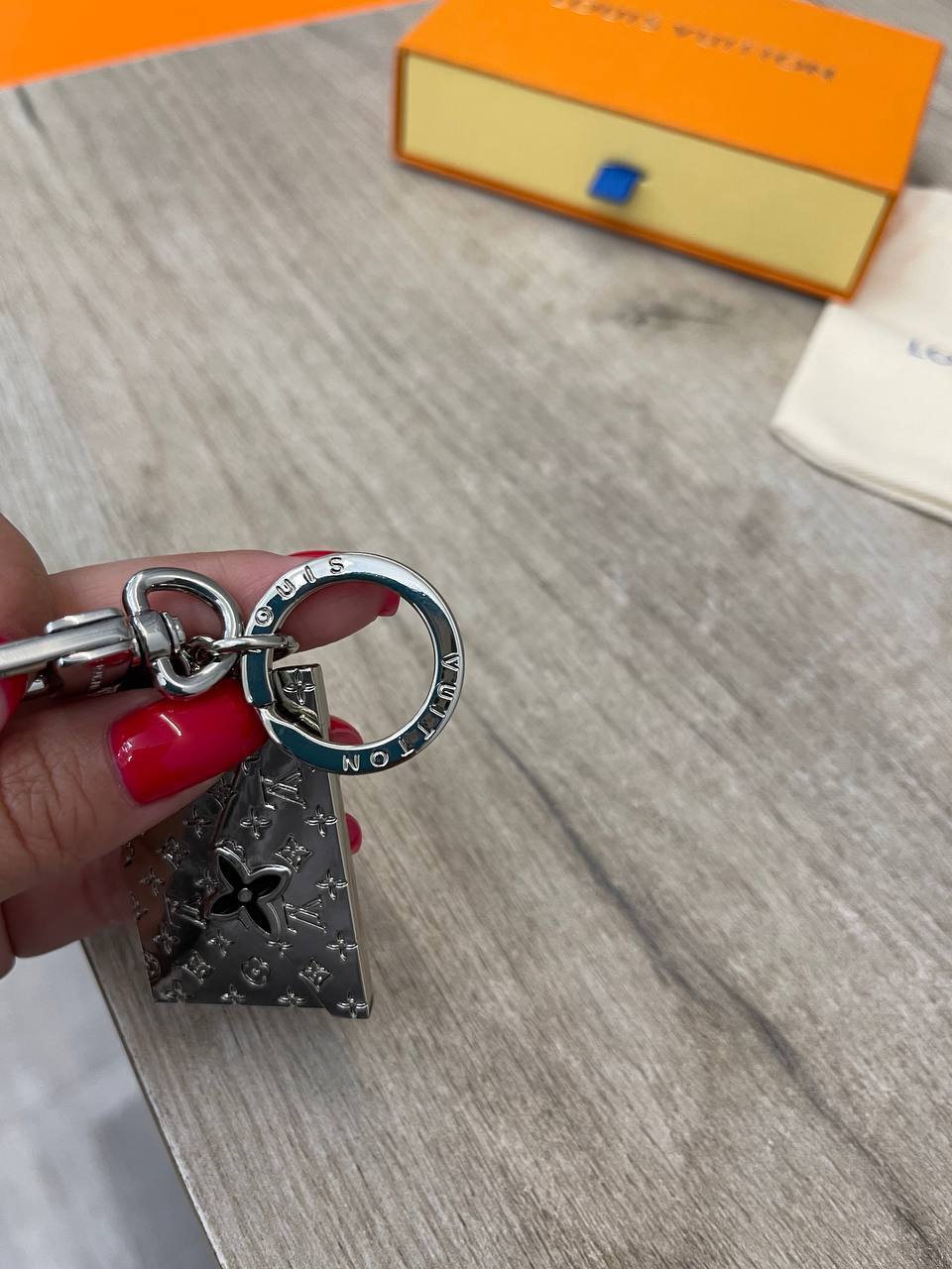 Коллекционный брелок Louis Vuitton BP-52918 Коллекционный брелок Louis Vuitton BP-52918