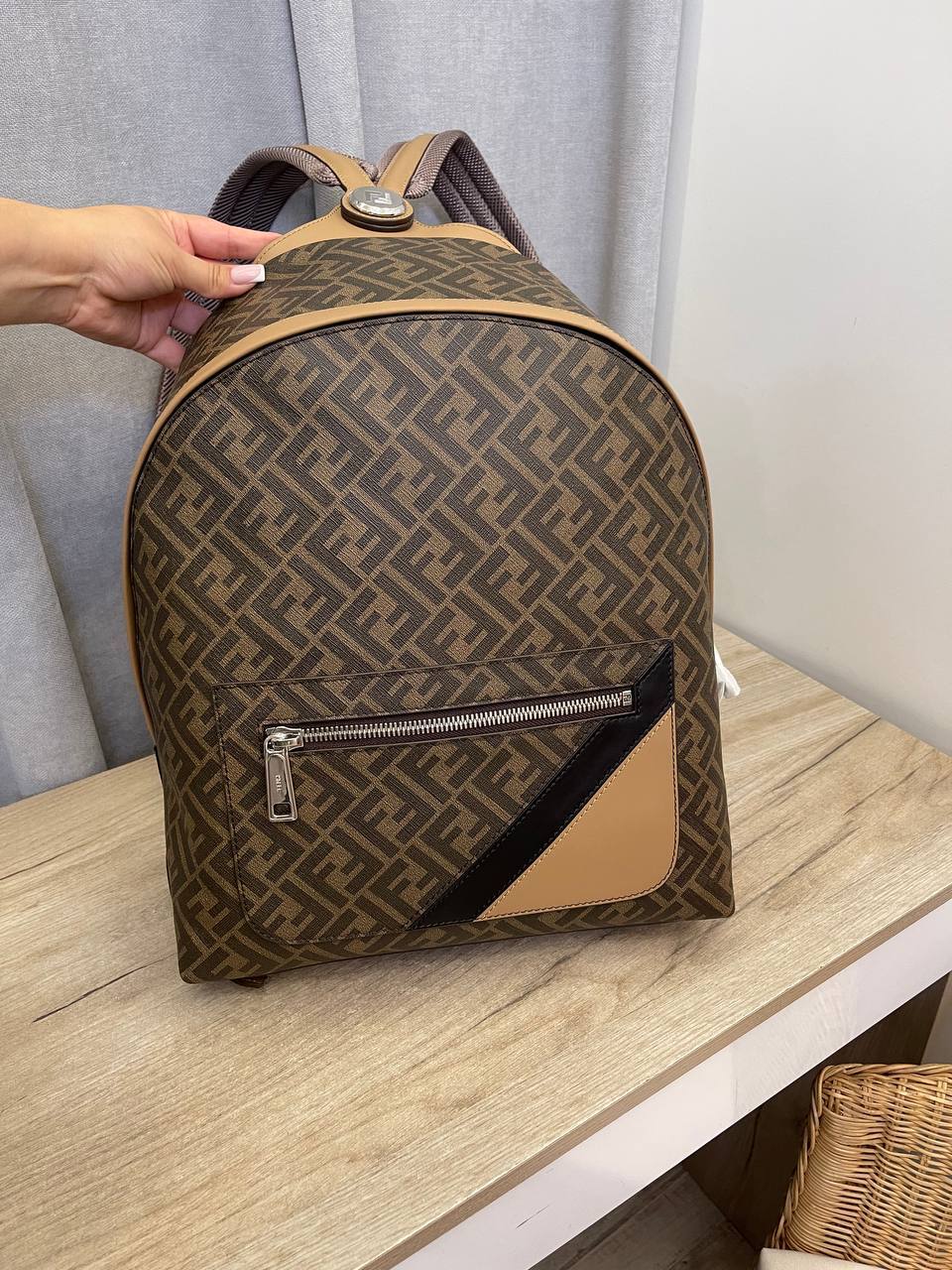 Рюкзак премиальный Fendi BP-53540 Рюкзак премиальный Fendi BP-53540