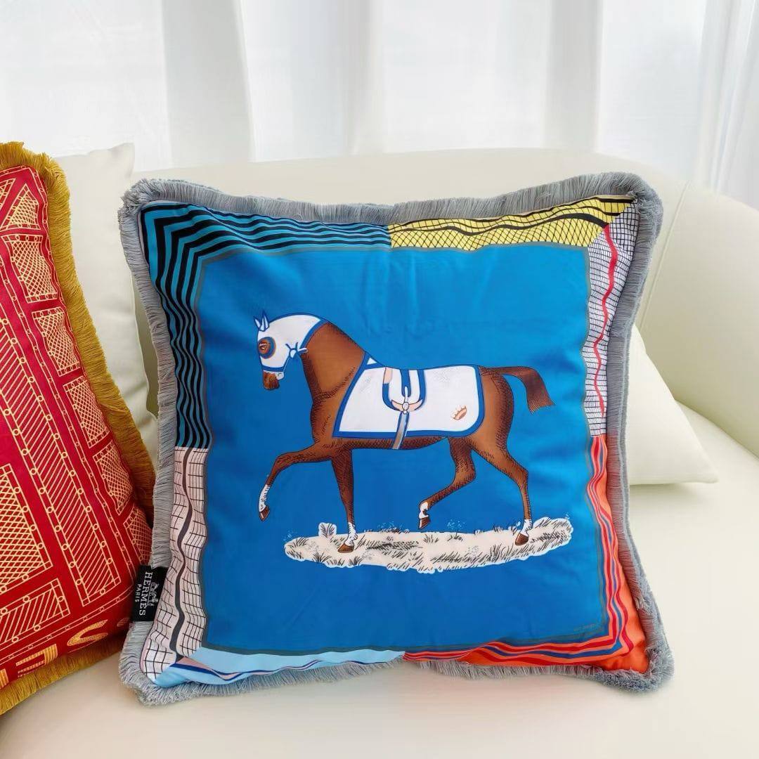 Наволочка для подушки декоративной синяя-крайола Hermes BP-17689 Наволочка для подушки декоративной синяя-крайола Hermes BP-17689