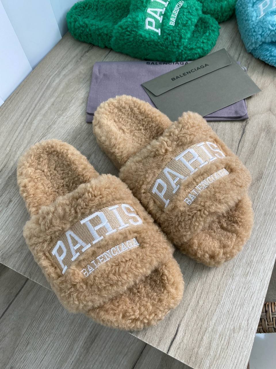 Меховые тапочки бренда Balenciaga BP-17509 Меховые тапочки бренда Balenciaga BP-17509