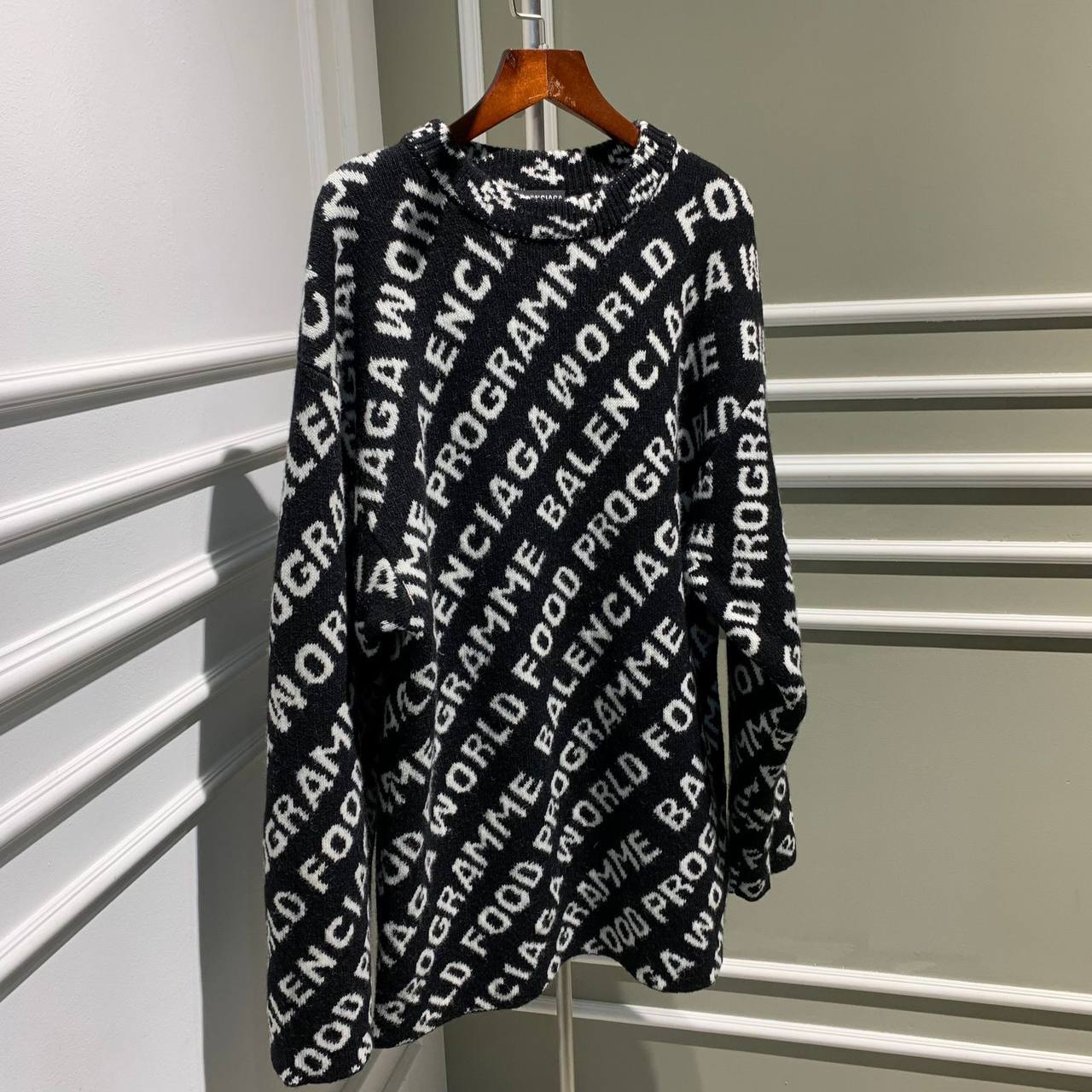 Свитер женский Balenciaga элитный BP-22034 Свитер женский Balenciaga элитный BP-22034