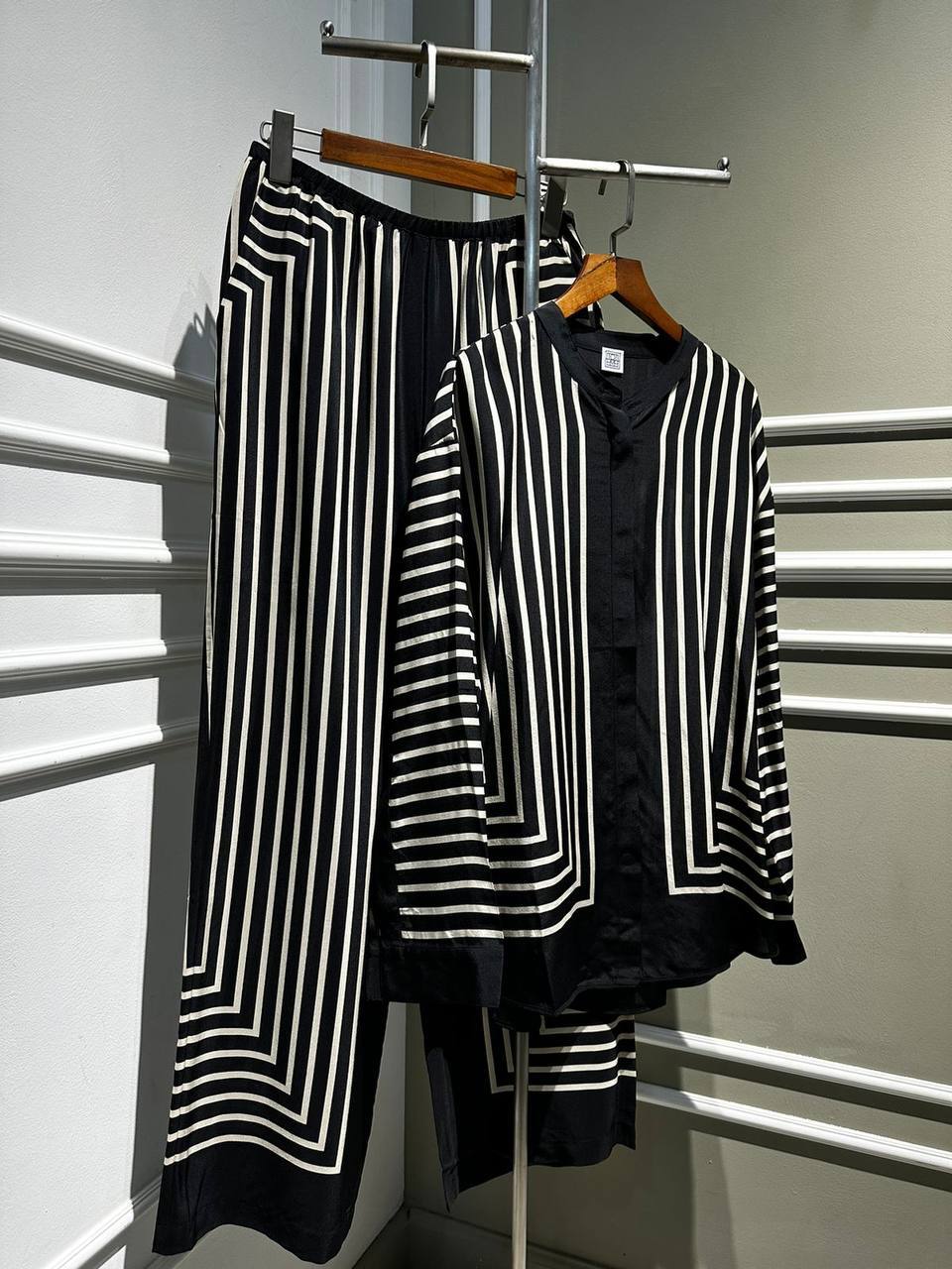 Премиум брючный костюм из шёлка Toteme BP-30597 Премиум брючный костюм из шёлка Toteme BP-30597