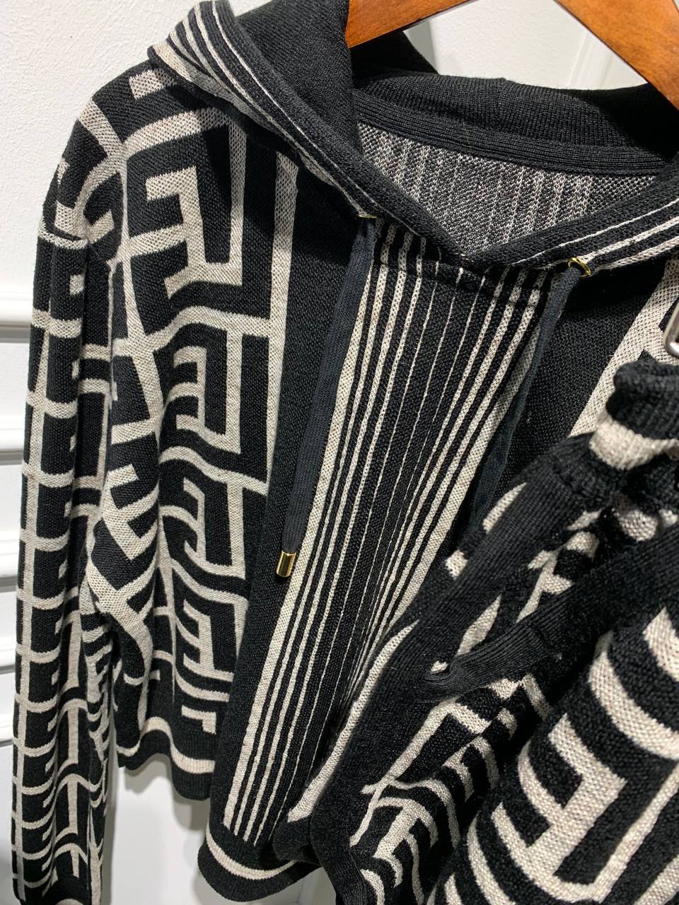 Коллекционный костюм Fendi BP-14195 Коллекционный костюм Fendi BP-14195