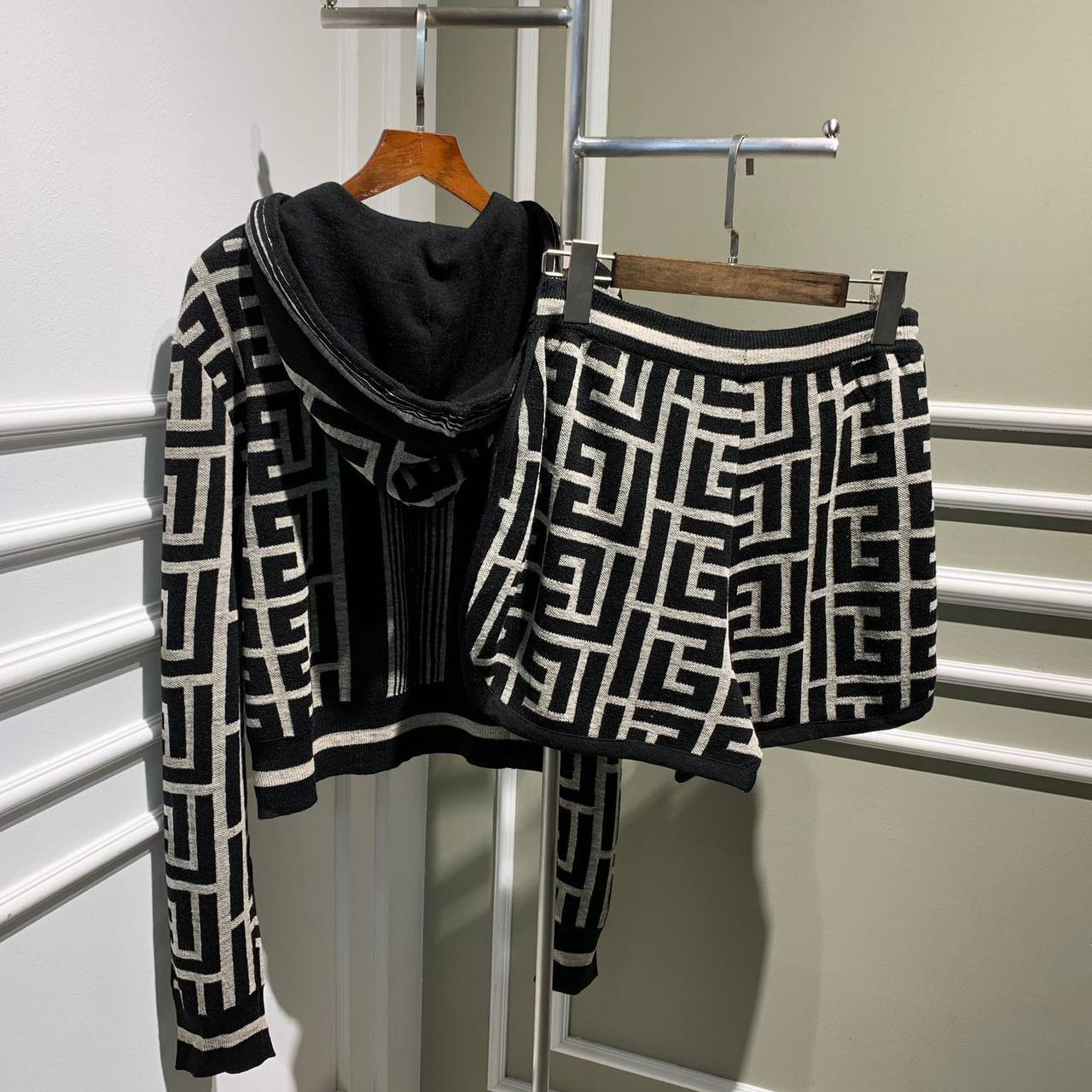 Коллекционный костюм Fendi BP-14195 Коллекционный костюм Fendi BP-14195