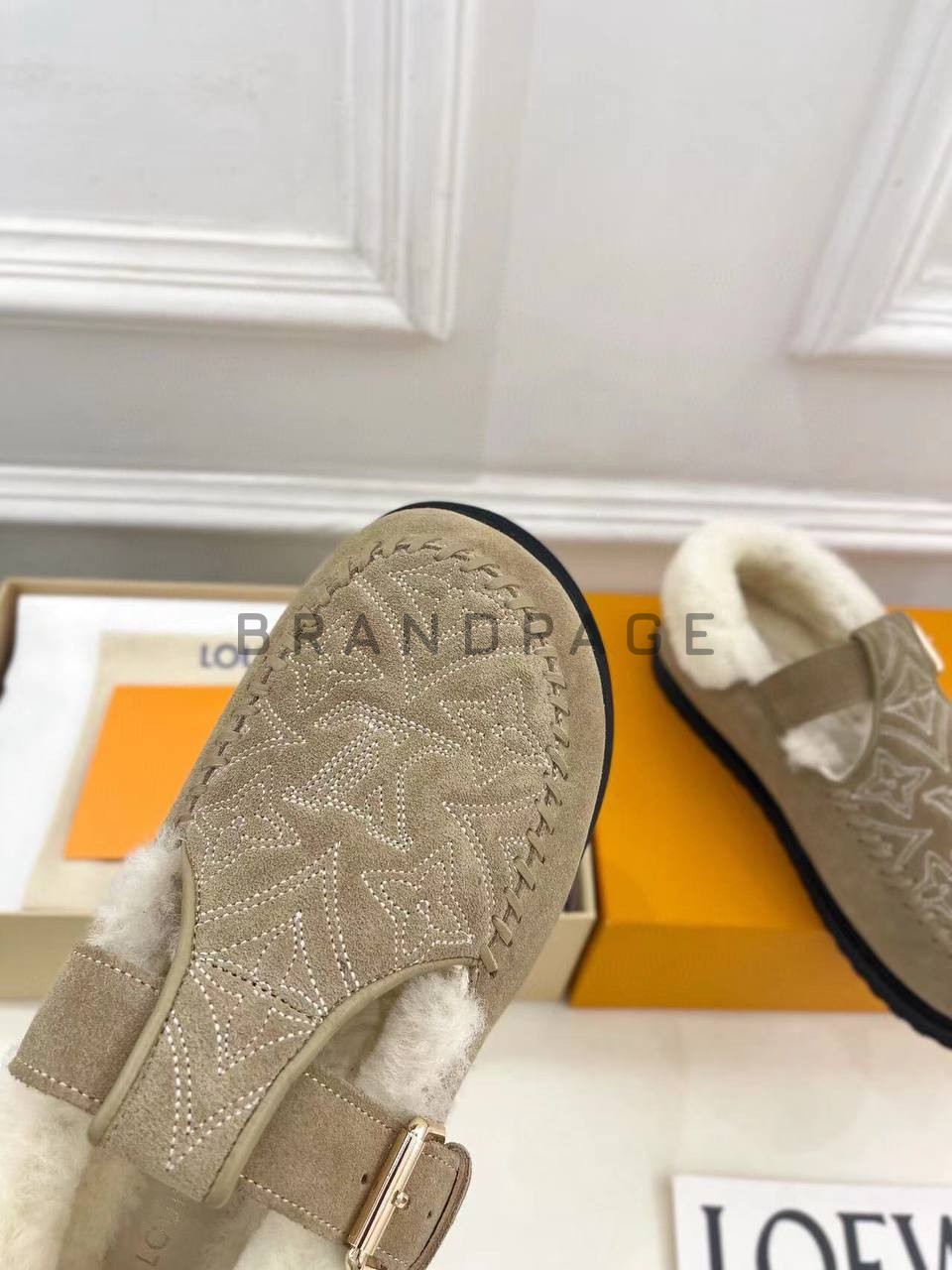 Сандалии Louis Vuitton с мехом BPLUX12443 Сандалии Louis Vuitton с мехом BPLUX12443