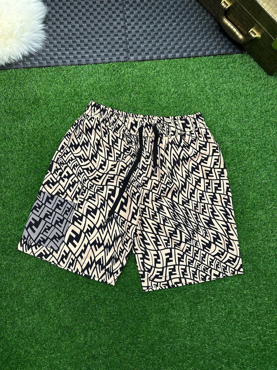 Стильные шорты BP-35048 Fendi Стильные шорты BP-35048 Fendi