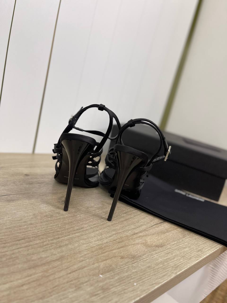 Босоножки люкс Yves Saint Laurent BP-35017 Босоножки люкс Yves Saint Laurent BP-35017