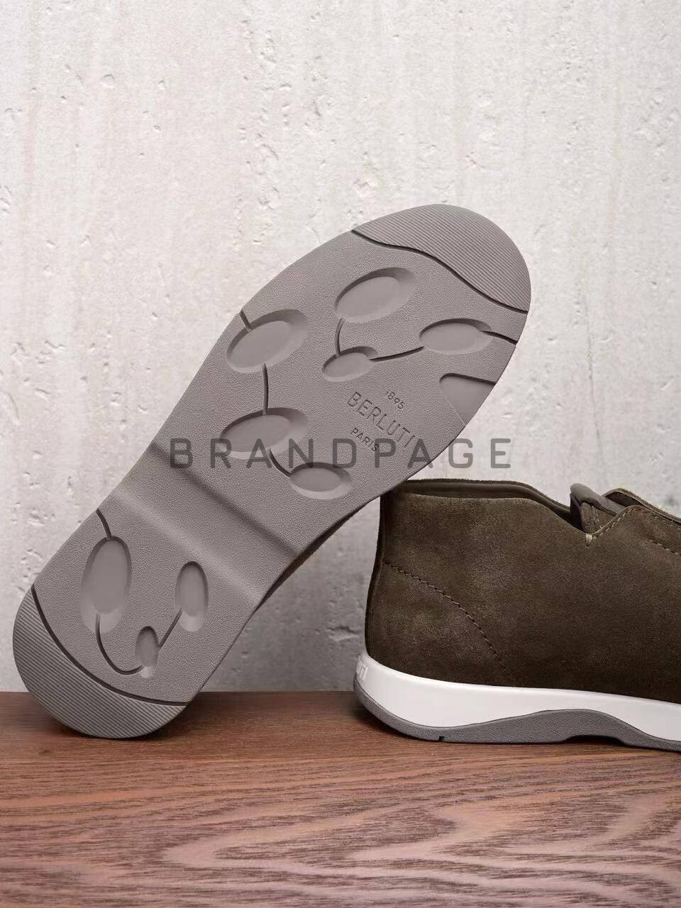 Кроссовки из натуральной замши Berluti BPLUX5435 Кроссовки из натуральной замши Berluti BPLUX5435