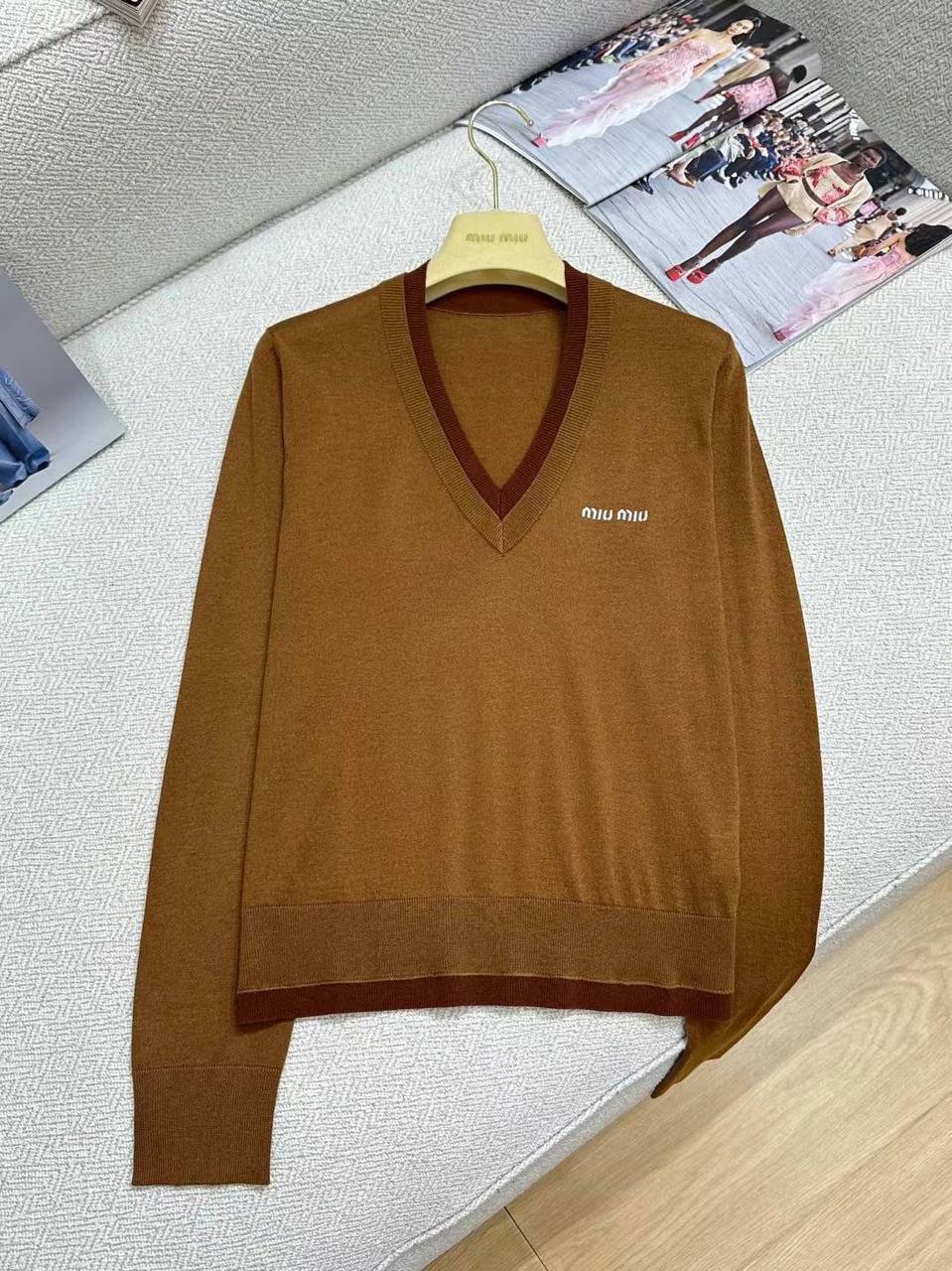 Женский свитер Miu Miu коллекционный BP-53052 Женский свитер Miu Miu коллекционный BP-53052