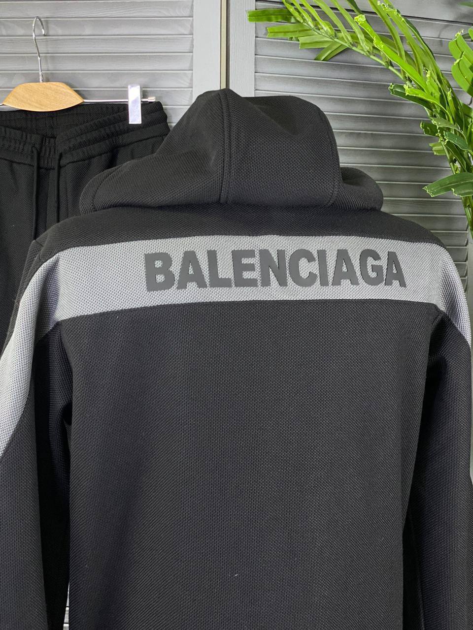 Спортивный костюм Balenciaga BP-23100 Спортивный костюм Balenciaga BP-23100