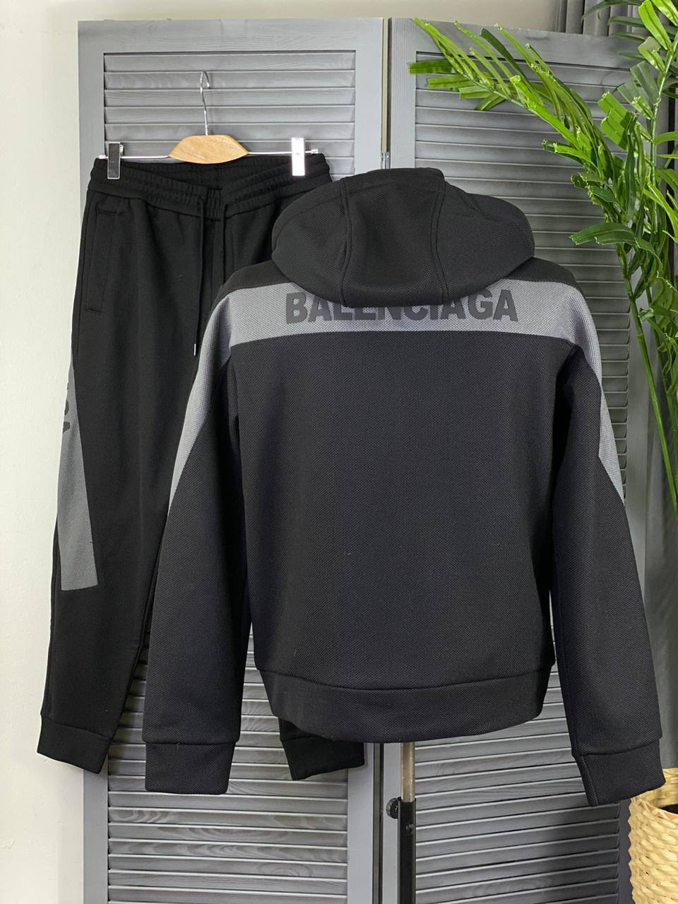 Спортивный костюм Balenciaga BP-23100 Спортивный костюм Balenciaga BP-23100