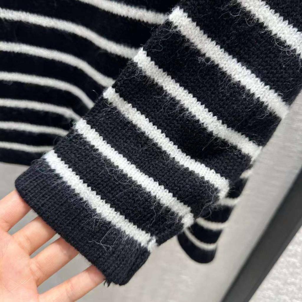 Элитный свитер Christian Dior BP-42966 Элитный свитер Christian Dior BP-42966