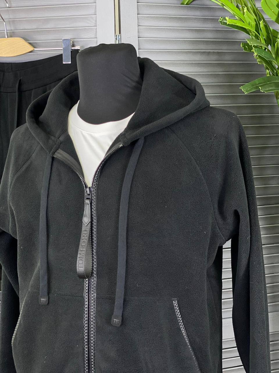 Спортивный костюм Balenciaga BP-23100 Спортивный костюм Balenciaga BP-23100