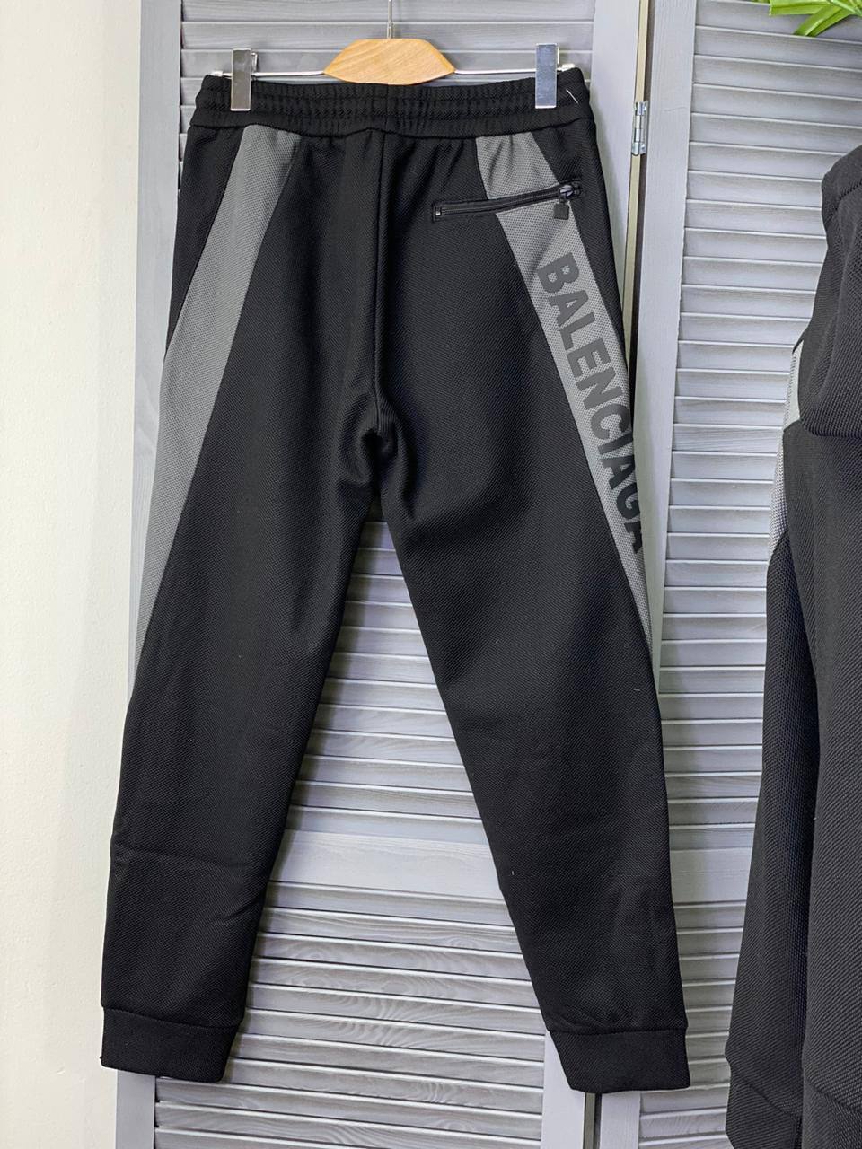 Спортивный костюм Balenciaga BP-23100 Спортивный костюм Balenciaga BP-23100