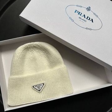 Шапка стильная Prada BP-23442