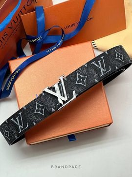 Ремень чёрно-серый от Louis Vuitton LV Initiales BP5-105644