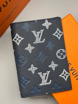Обложка тёмно-синяя от Louis Vuitton BP5-078234