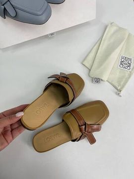 Трендовые мюли Loewe BP-31162